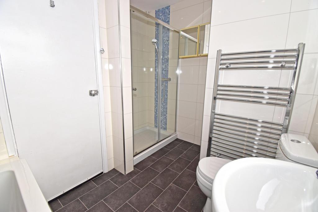 Bath/Shower Room