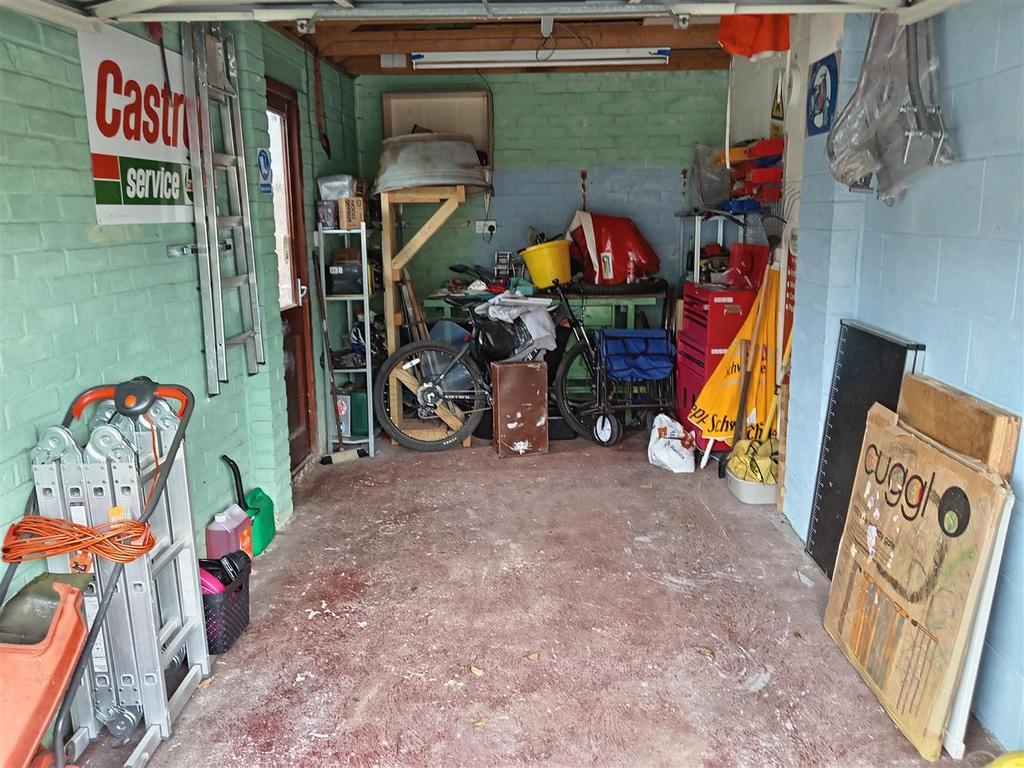 Garage.jpg