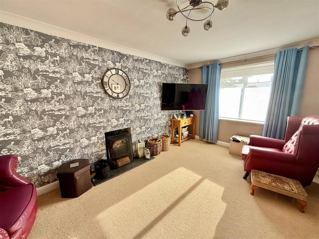 Living Room 1.jpg