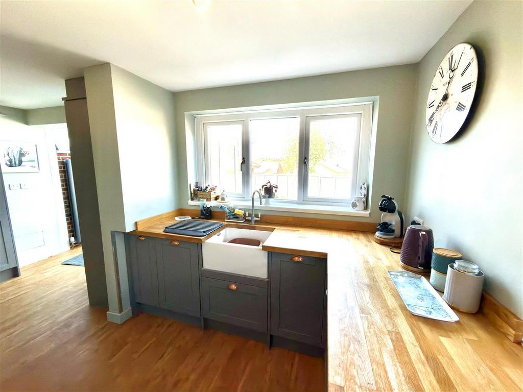 Kitchen 3.jpg