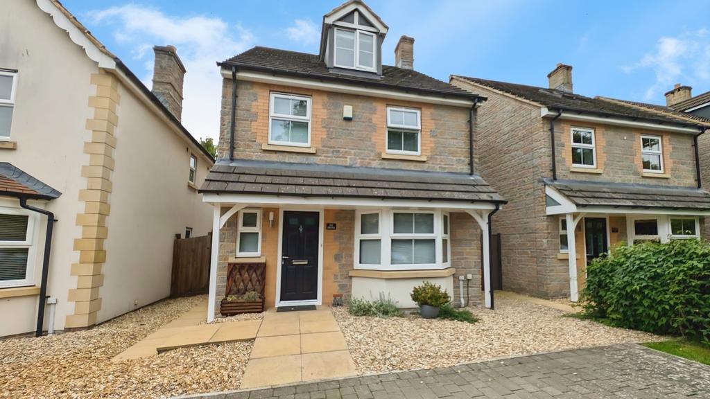Pbox-front of house-343444.jpg