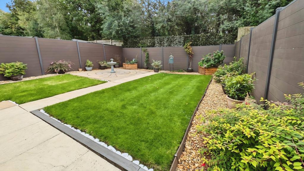 Pbox-garden-343444.jpg