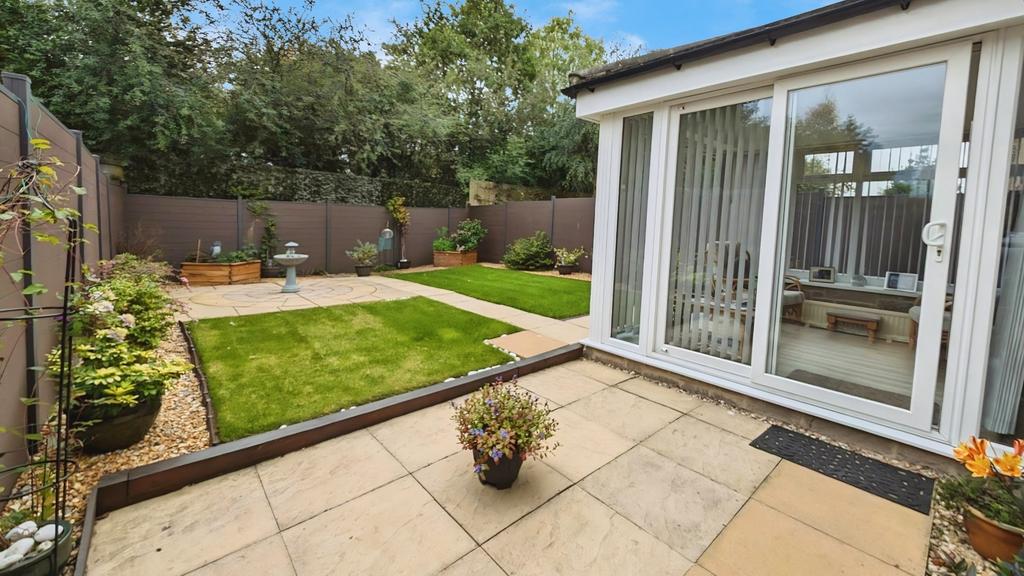 Pbox-garden-343444.jpg