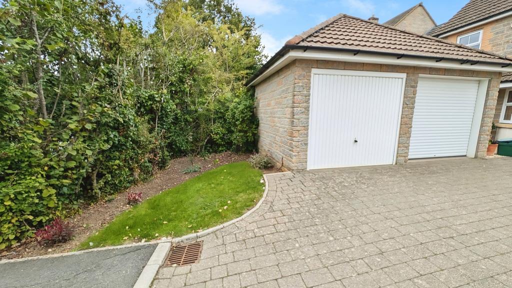 Pbox-garden-343444.jpg