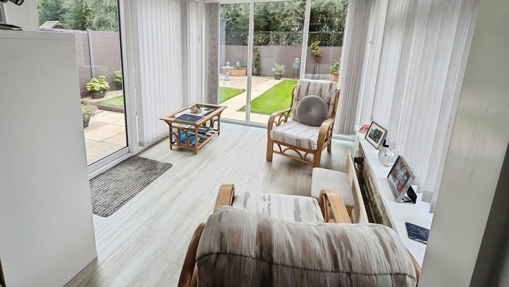 Pbox-living room-343444.jpg