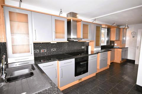 undefined, Fell Croft, Farndon, Newark