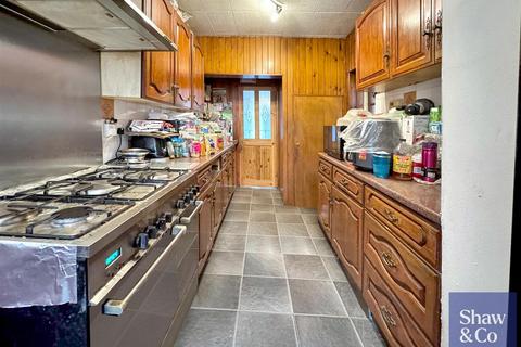 3 bedroom semi-detached house for sale, Chatsworth Crescent, Hounslow TW3