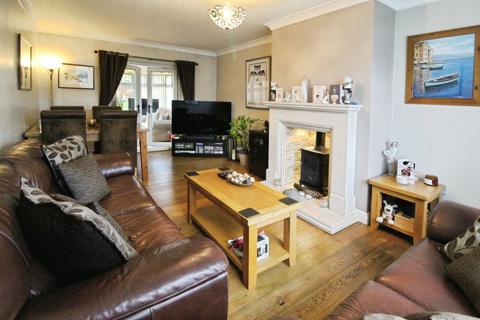 3 bedroom end of terrace house for sale, Sheridan Road, Lancashire BB8