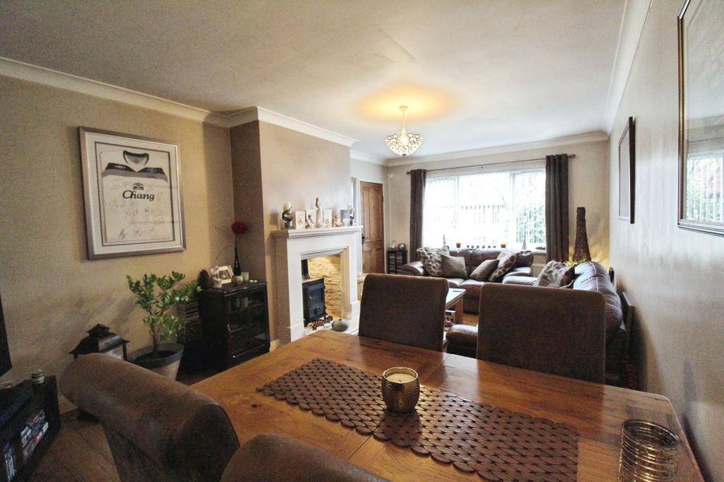 Lounge/Dining Room