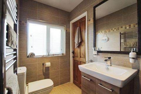 3 bedroom end of terrace house for sale, Sheridan Road, Lancashire BB8
