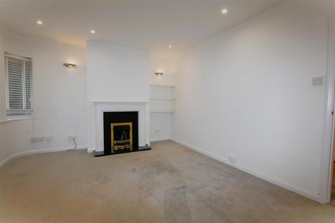 2 bedroom maisonette for sale, The Broadway, Thames Ditton
