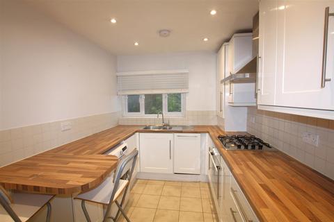 2 bedroom maisonette for sale, The Broadway, Thames Ditton