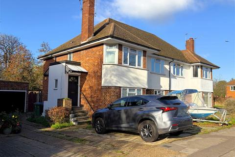 2 bedroom maisonette for sale, The Broadway, Thames Ditton
