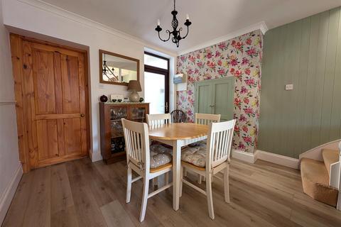 3 bedroom terraced house to rent, Roseville Street, Dartmouth