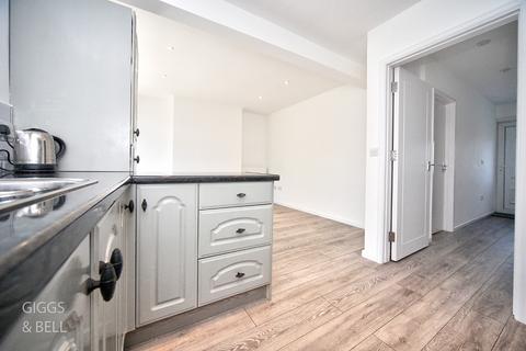 3 bedroom semi-detached house for sale, Luton, Bedfordshire, LU1