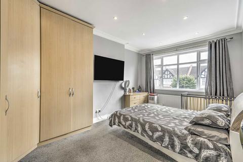 17 Strathyre Avenue, London, SW16 4RF
