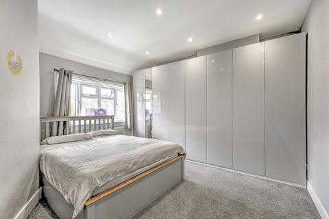 17 Strathyre Avenue, London, SW16 4RF