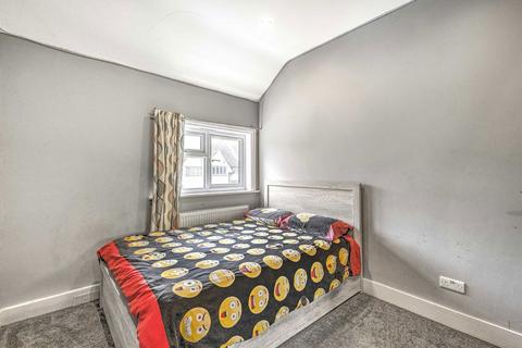 17 Strathyre Avenue, London, SW16 4RF