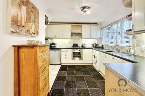 3 bedroom terraced house for sale, Chapman Avenue, Kent ME15