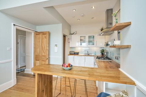 30/7 Bath Street, Edinburgh, EH15 1HD