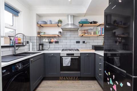 2 bedroom terraced house for sale, Thistle Way, Horley RH6