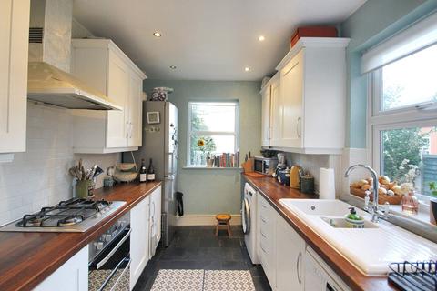25 Ray Lodge Road, Woodford Green, IG8 7NX