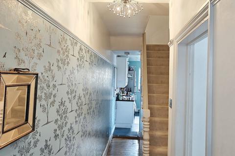 25 Ray Lodge Road, Woodford Green, IG8 7NX