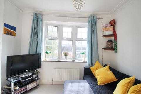 25 Ray Lodge Road, Woodford Green, IG8 7NX