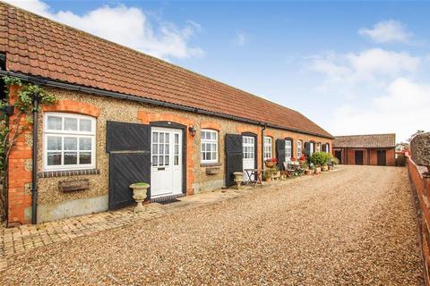 2 bedroom terraced house to rent, Mentmore Court Howell Hill Close, Mentmore, Leighton Buzzard