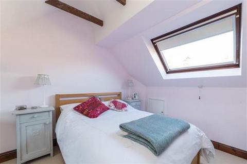 2 bedroom terraced house to rent, Mentmore Court Howell Hill Close, Mentmore, Leighton Buzzard