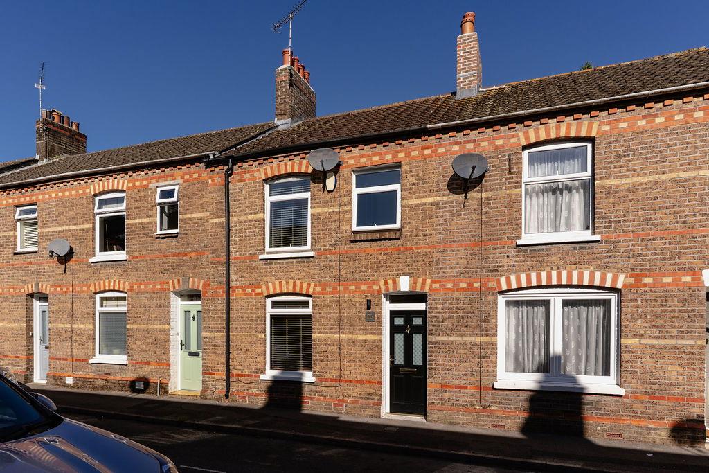 Prospect Road, Dorchester DT1 3 bed terraced house - £325,000