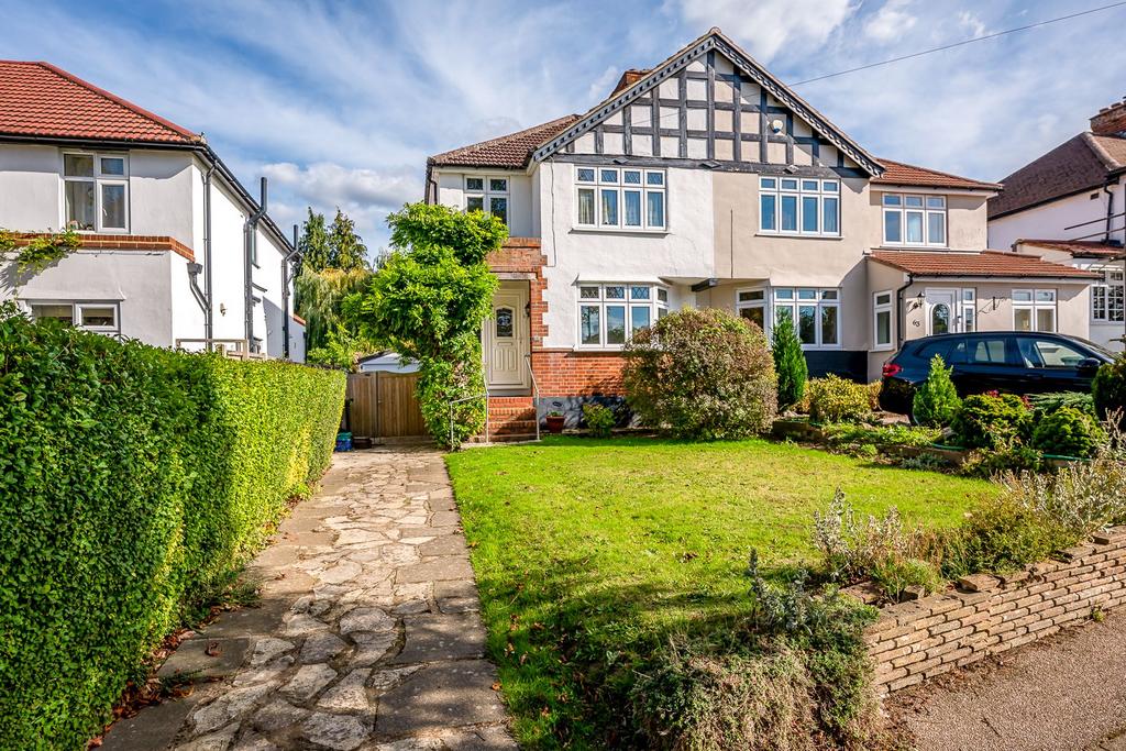 West Wickham BR4 3 bed semi-detached house - £2,500 pcm (£577 pw)