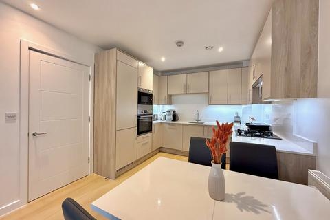1 bedroom flat for sale, Woodford Road, Watford, WD17