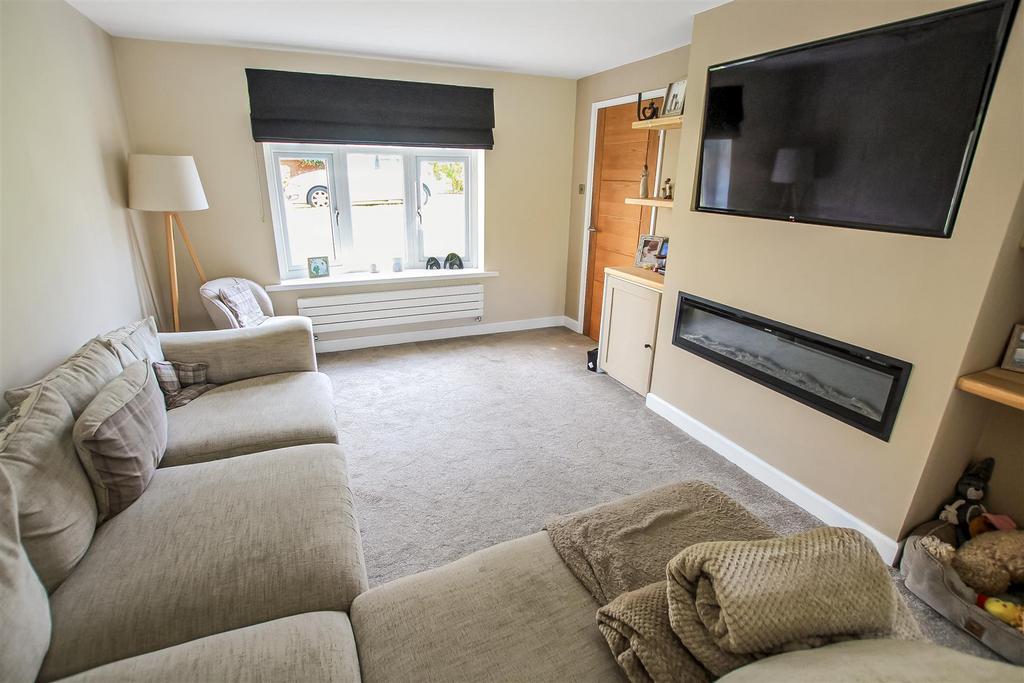 Living Room (1).jpg
