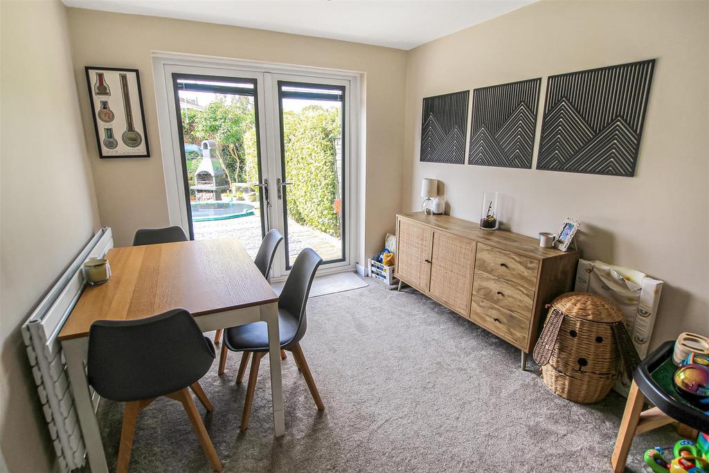 Dining Area.jpg