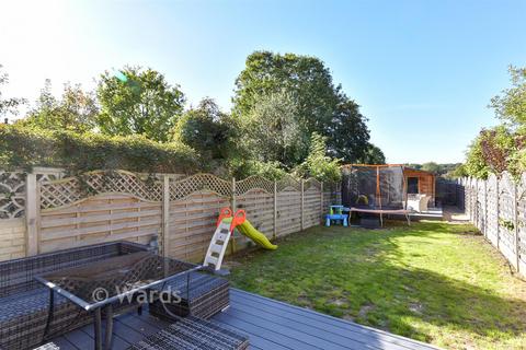 2 Streamdale, London, SE2 0PD