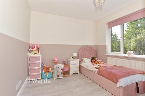 2 Streamdale, London, SE2 0PD