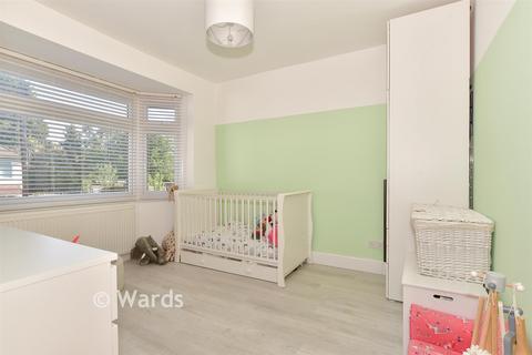 2 Streamdale, London, SE2 0PD