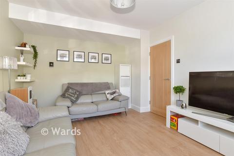 2 Streamdale, London, SE2 0PD