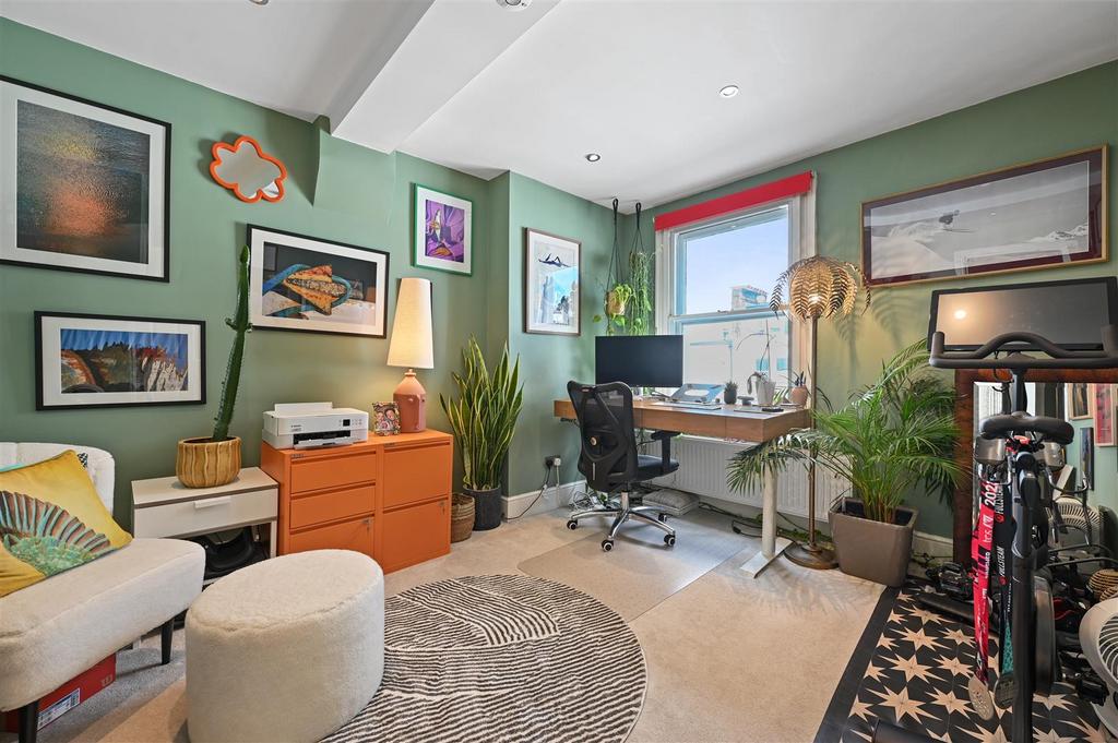 Sinclair Gardens - Bedroom3