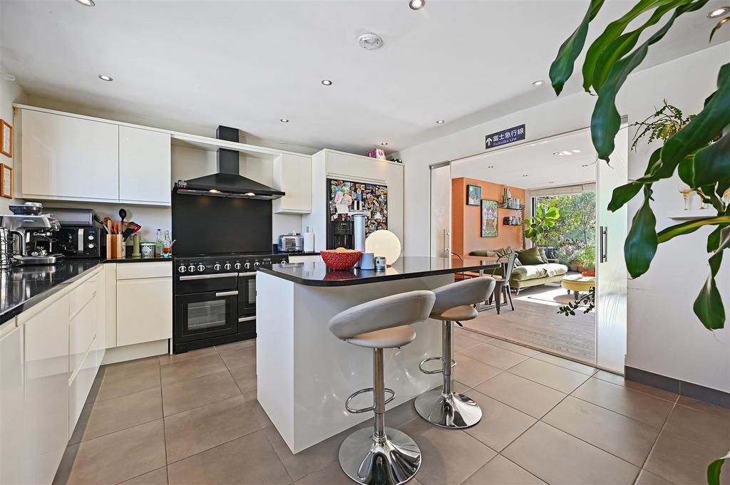 Sinclair Gardens - Kitchen B3