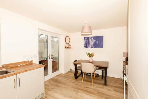 3 bedroom semi-detached house for sale, Phoenix Close, Mansfield, NG18
