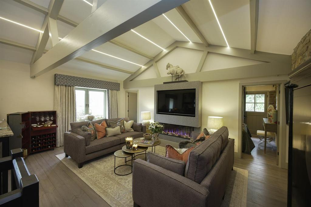 Lounge 2.jpg