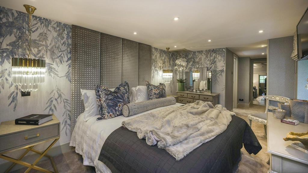 Bedroom 1.jpg