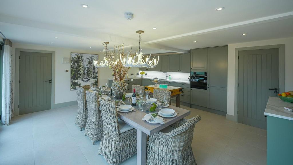 Kitchen 2.jpg