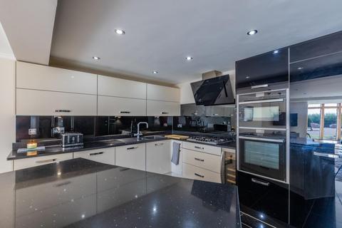 2 bedroom apartment for sale, Windsor Esplanade, Cardiff CF10