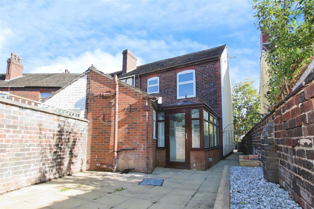 Enclosed rear yard