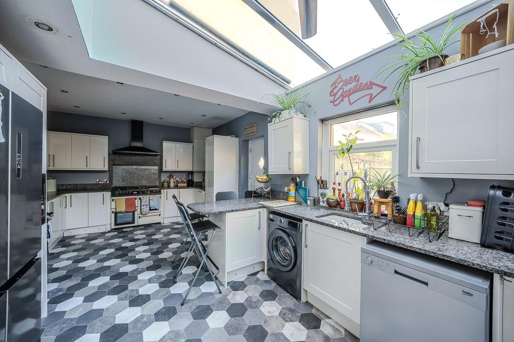 Dining kitchen