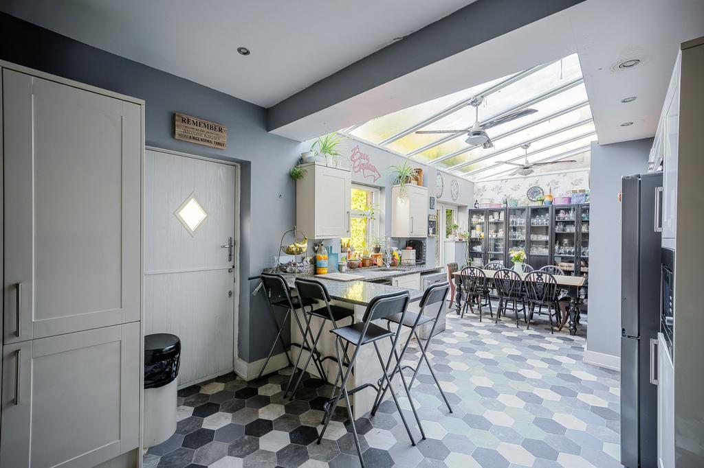 Dining kitchen