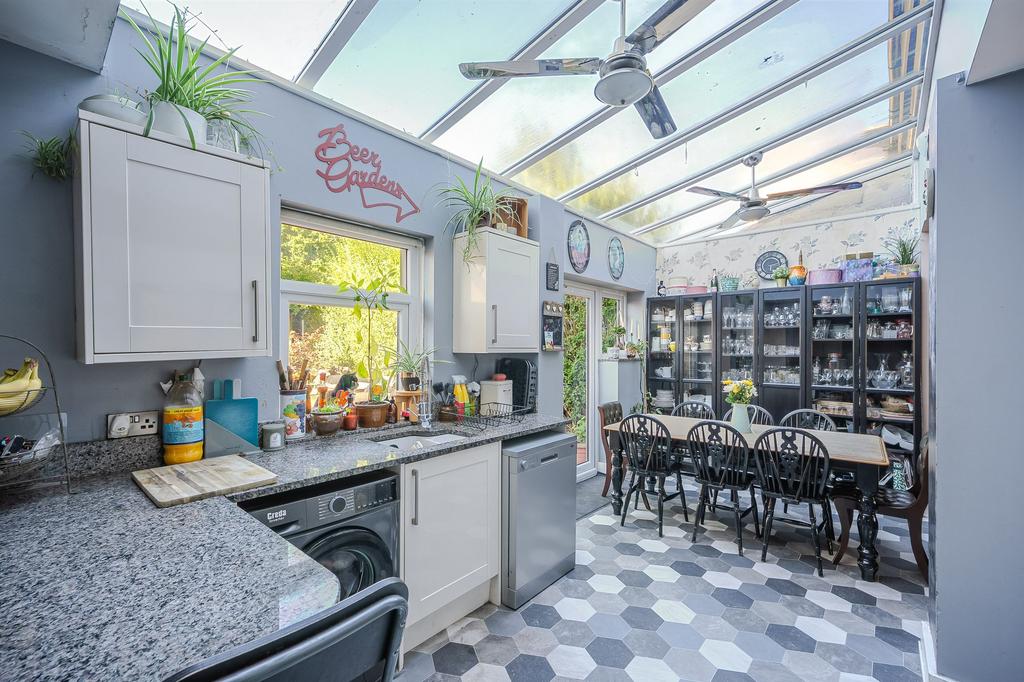 Dining kitchen
